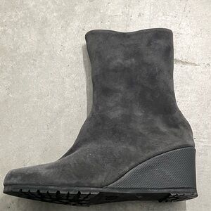New without box Thierry Rabotin Dark Gray winter Suede Wedge Boots